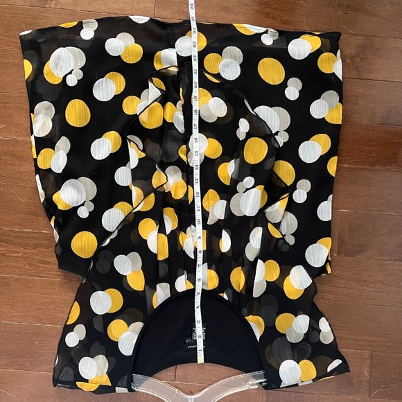 Drapey black blouse with white and yellow pattern - Picture 4 of 4